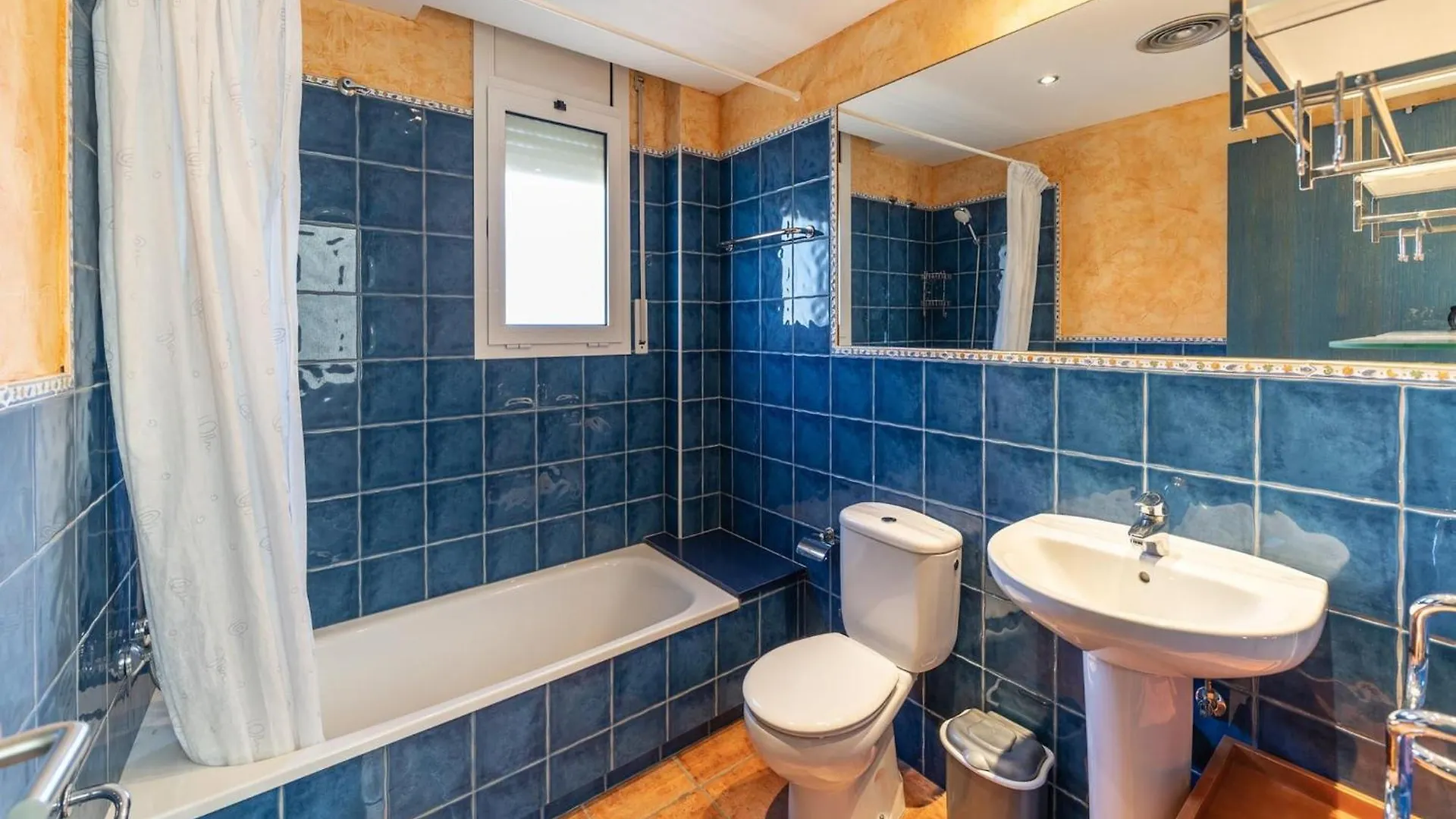 Apartment, 200M From Riells Beach L' Escala Apartamento